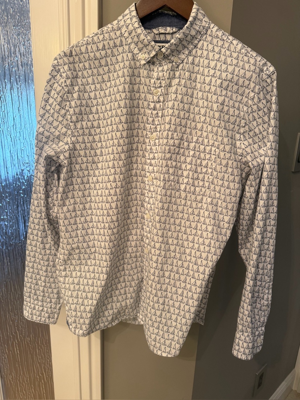Express Slim Soft Wash Sailboat Print Button Down Shirt Men’s Medium 100% Cotton